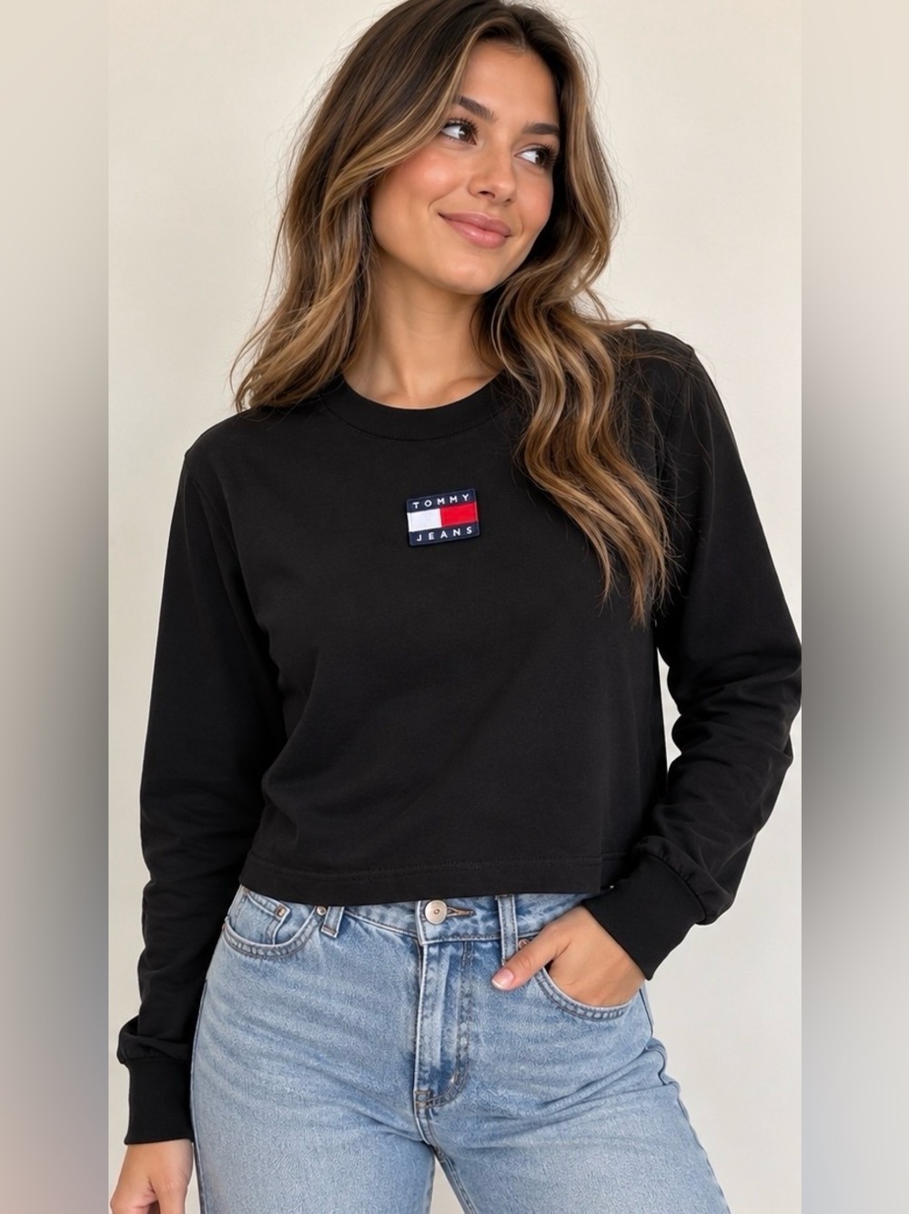 Tommy Jeans Black Slightly Cropped Long Sleeve Logo Tee XS